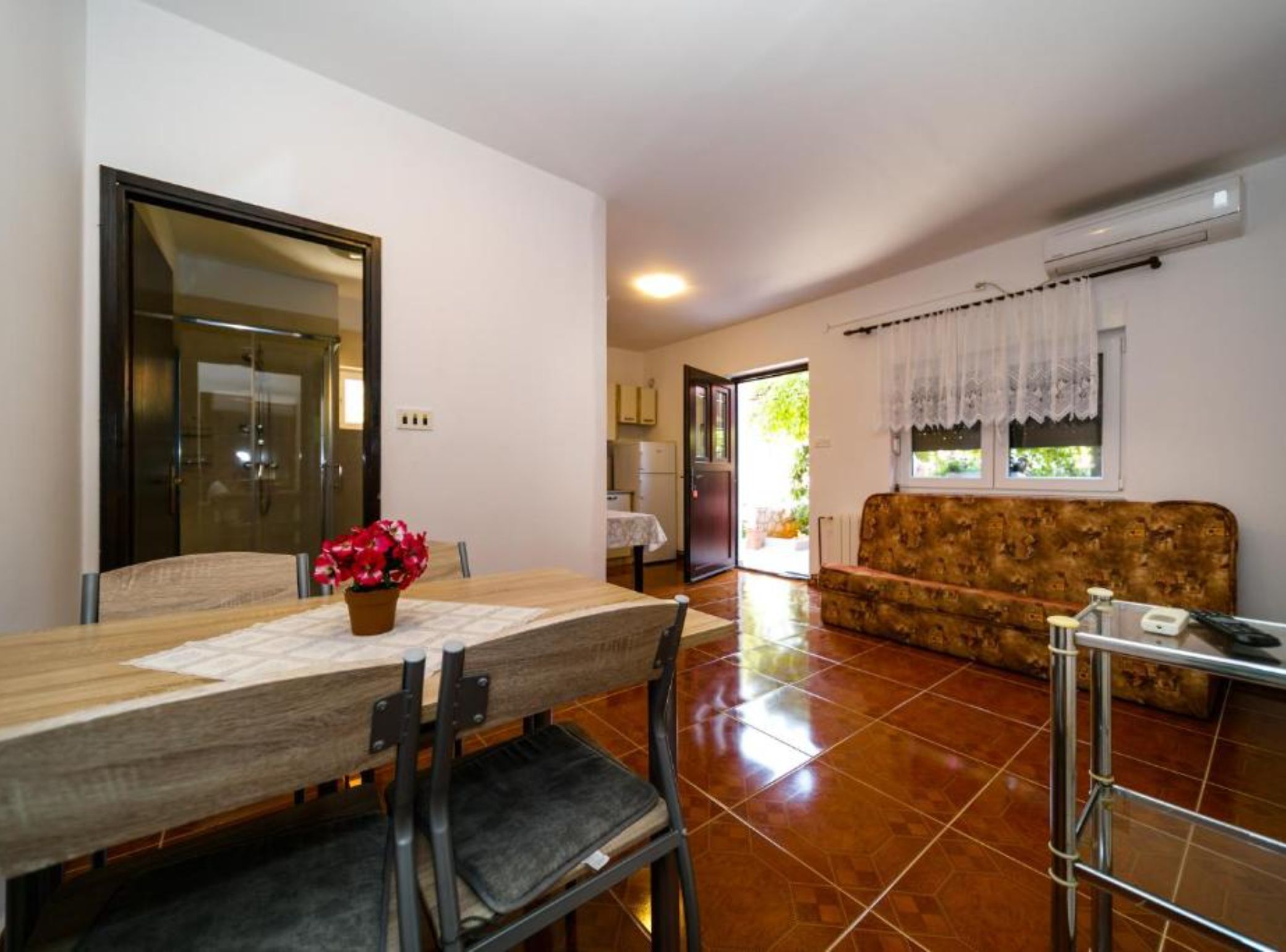 شقة (One bedroom apartment with terrace (A) | وسائل الراحة في المنشأة