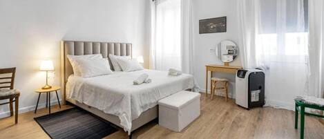 Studio (Studio Apartment with City View)