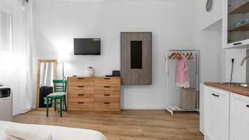 Studio (Studio Apartment with City View)