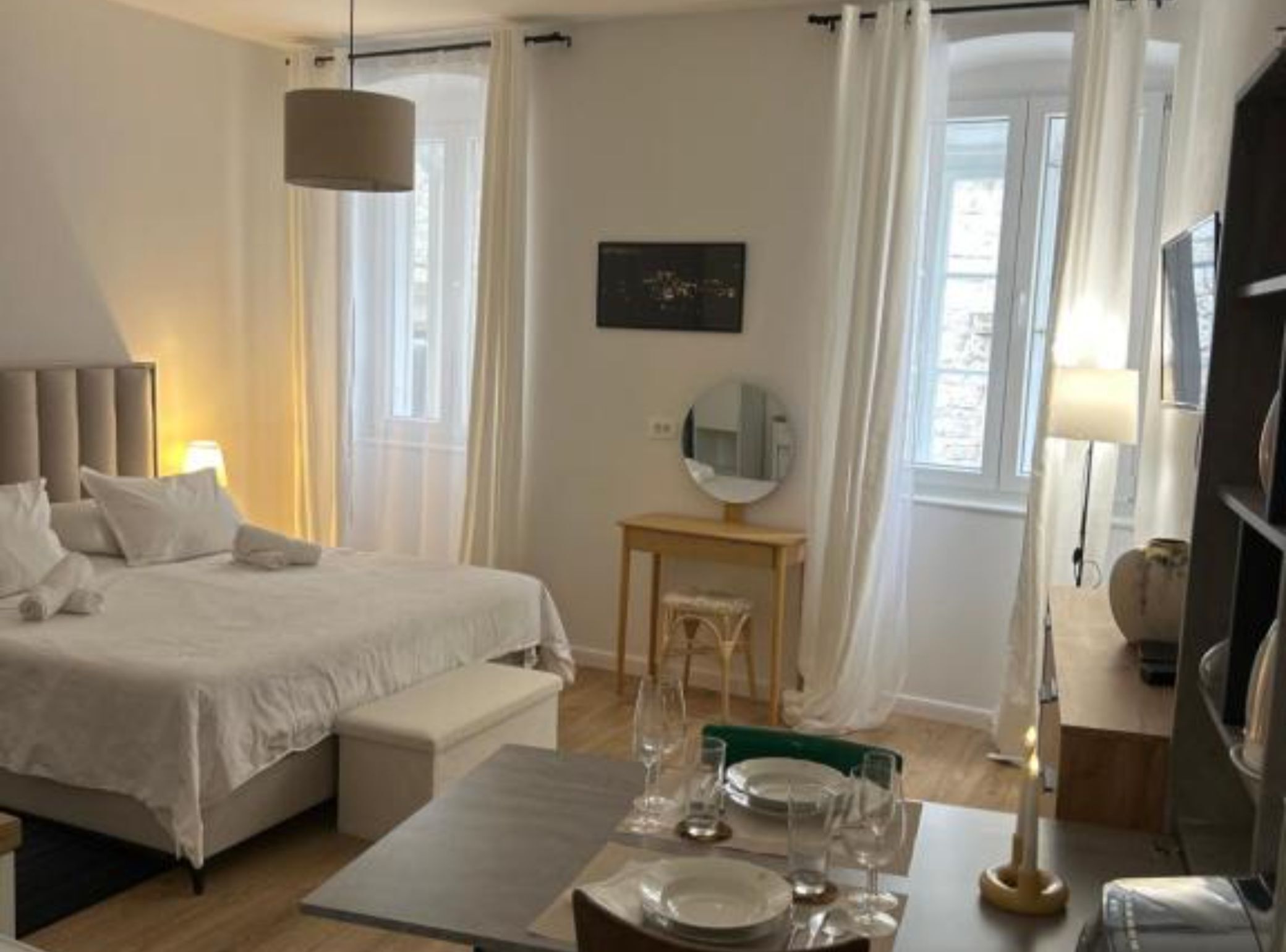 Studio (Studio Apartment with City View)