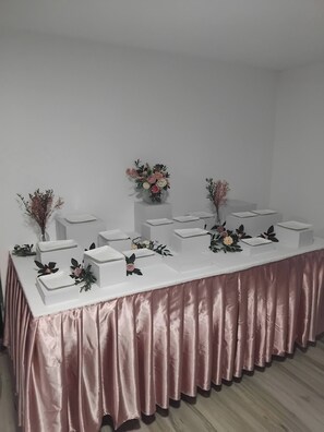 Room, 1 Bedroom, Accessible, Smoking | Banquet hall