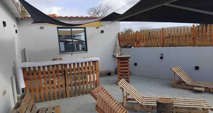 Room-serene Apartment Escape in Achada F