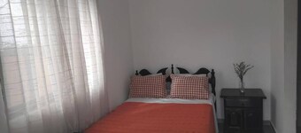 Room-serene Apartment Escape in Achada F