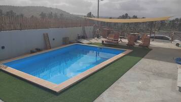 Chambre, 1 chambre, accessible aux personnes à mobilité réduite, fumeurs | Piscine | Piscine extérieure