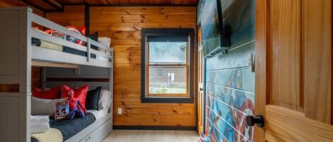 Bureau, fer et planche à repasser, Wi-Fi gratuit, draps fournis