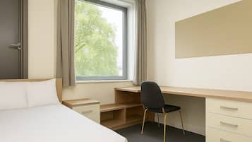 Schreibtisch, kostenloses WLAN, Bettwäsche