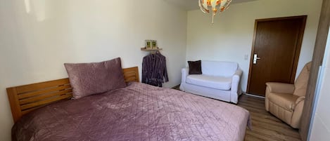 1 bedroom, free WiFi, bed sheets