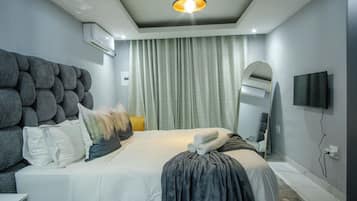 Studio Suite Comfort | Brankas, meja kerja, ruang kerja ramah laptop, dan Wi-Fi gratis