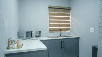 Studio Suite Comfort | Dapur pribadi | Lemari es kecil