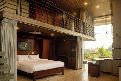 Modern Open-Plan Loft for 5 in the Heart of Point Pedro