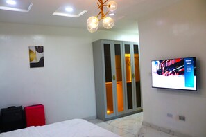 4 Schlafzimmer, Bügeleisen/Bügelbrett, WLAN, Bettwäsche
