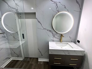 Luxury Studio Suite - The Hive Boutique Hotel (Scarborough)