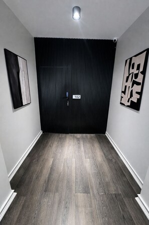 Luxury Studio Suite | Interior - The Hive Boutique Hotel (Scarborough)