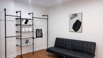 Deluxe Double Room | Iron/ironing board, free WiFi