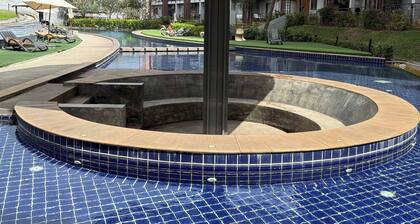 Charming 1-bedroom Apartment Near Bangrak Beach