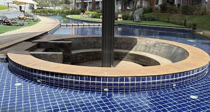 Charming 1-bedroom Apartment Near Bangrak Beach