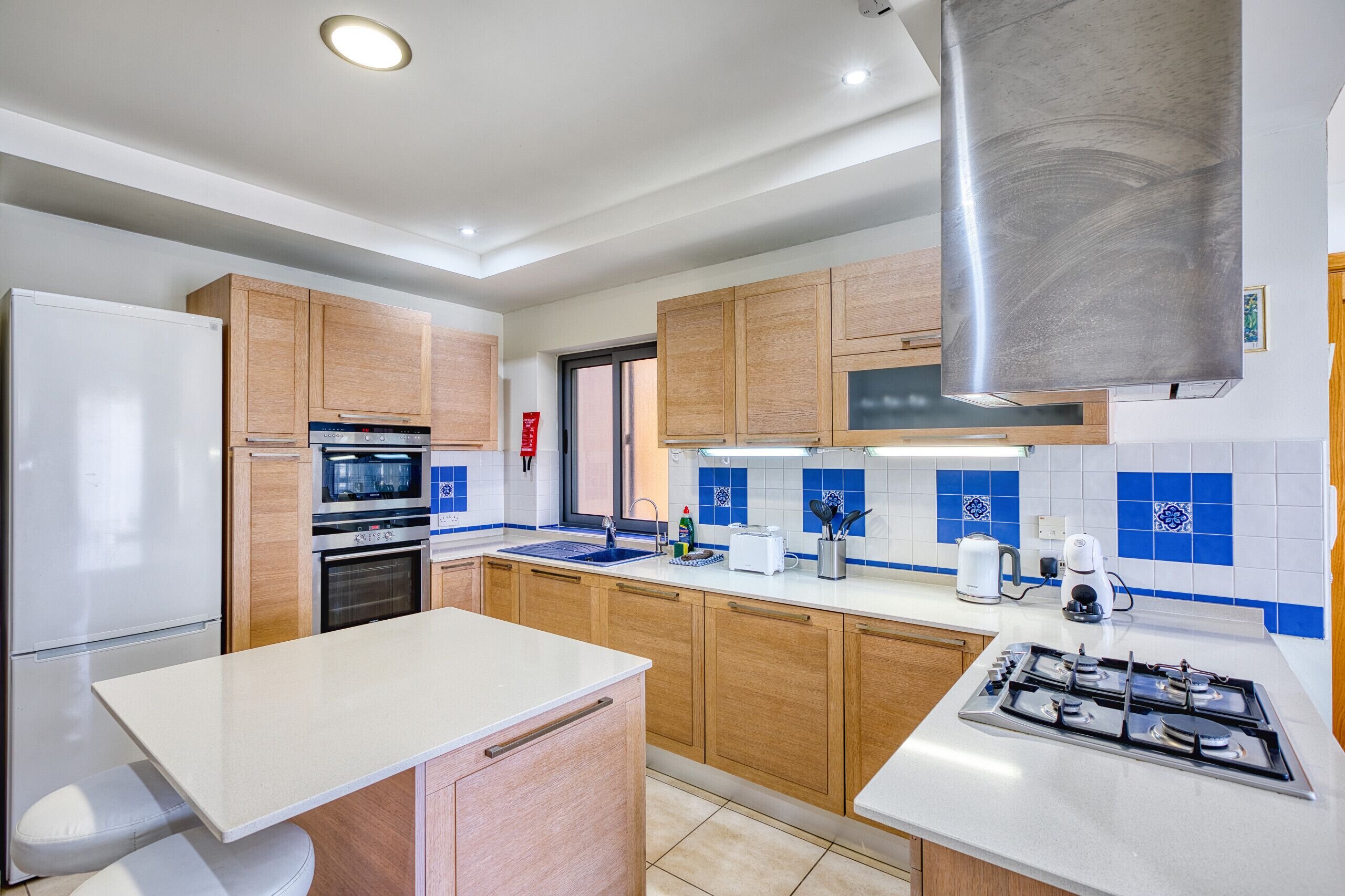 Frigorifero, microonde, forno, lavastoviglie