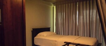 Spacious Open-Plan Loft Suite in the Heart of Point Pedro