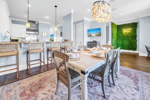 Dining - Wine & Shine | Close to Beach | 4BR (Santa Rosa Beach)