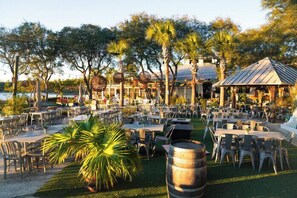 Outdoor dining - Wine & Shine | Close to Beach | 4BR (Santa Rosa Beach)