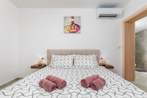 6 bedrooms, iron/ironing board, WiFi, bed sheets - Villa B 2 with pool and playground (Valbandon)