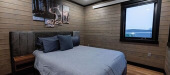 ATI Unit B: 1  BR, 1  BA Duplex in Sitka, Sleeps 4