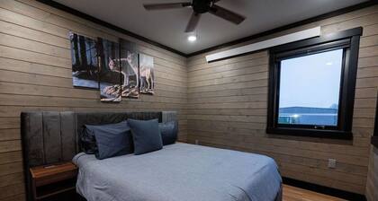 ATI Unit B: 1 BR, 1 BA Duplex in Sitka, Sleeps 4