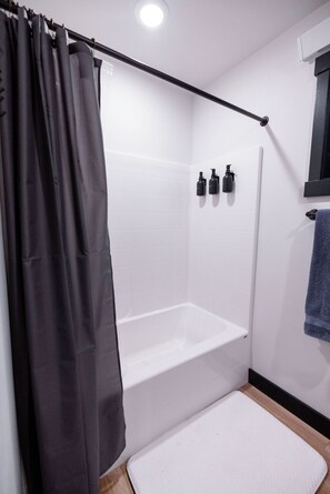 Shower, towels