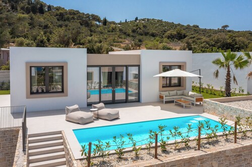 The Palms Resort 2BR Villa Dream Five with Pool