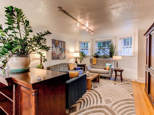 Private, Cozy and Quiet in the♥of Capital Hill