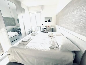 Camera Comfort, vista città | Lenzuola Frette, biancheria da letto di alta qualità