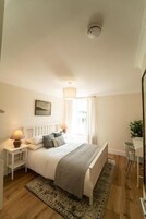 4 bedrooms, iron/ironing board, free WiFi, bed sheets