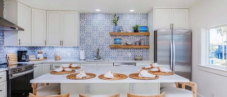 House, Multiple Beds, Pool Access, Pool View (Dream Weaver) | Private kitchen