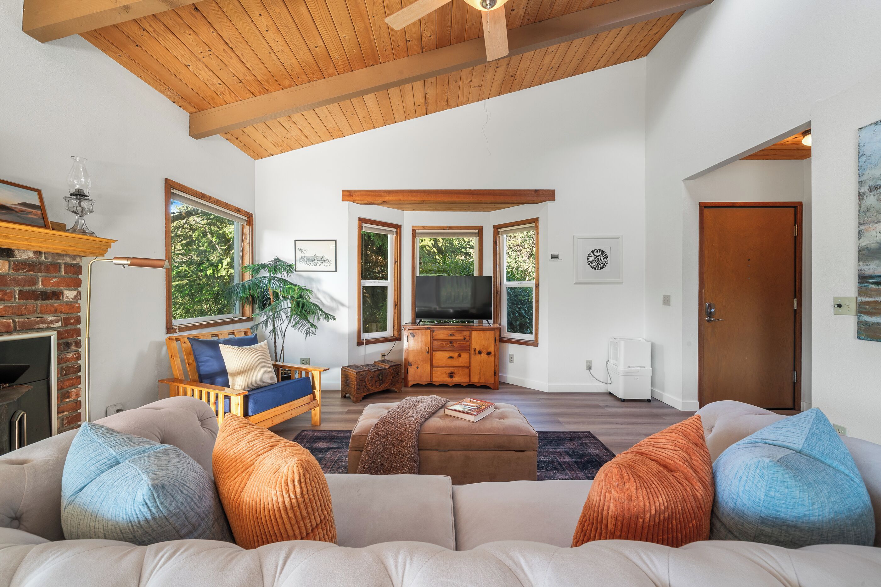 Family Friendly, 1 Block To Beach, Foosball, Sauna, Dogs Ok, 3 Baths - Rockaway Beach, OR