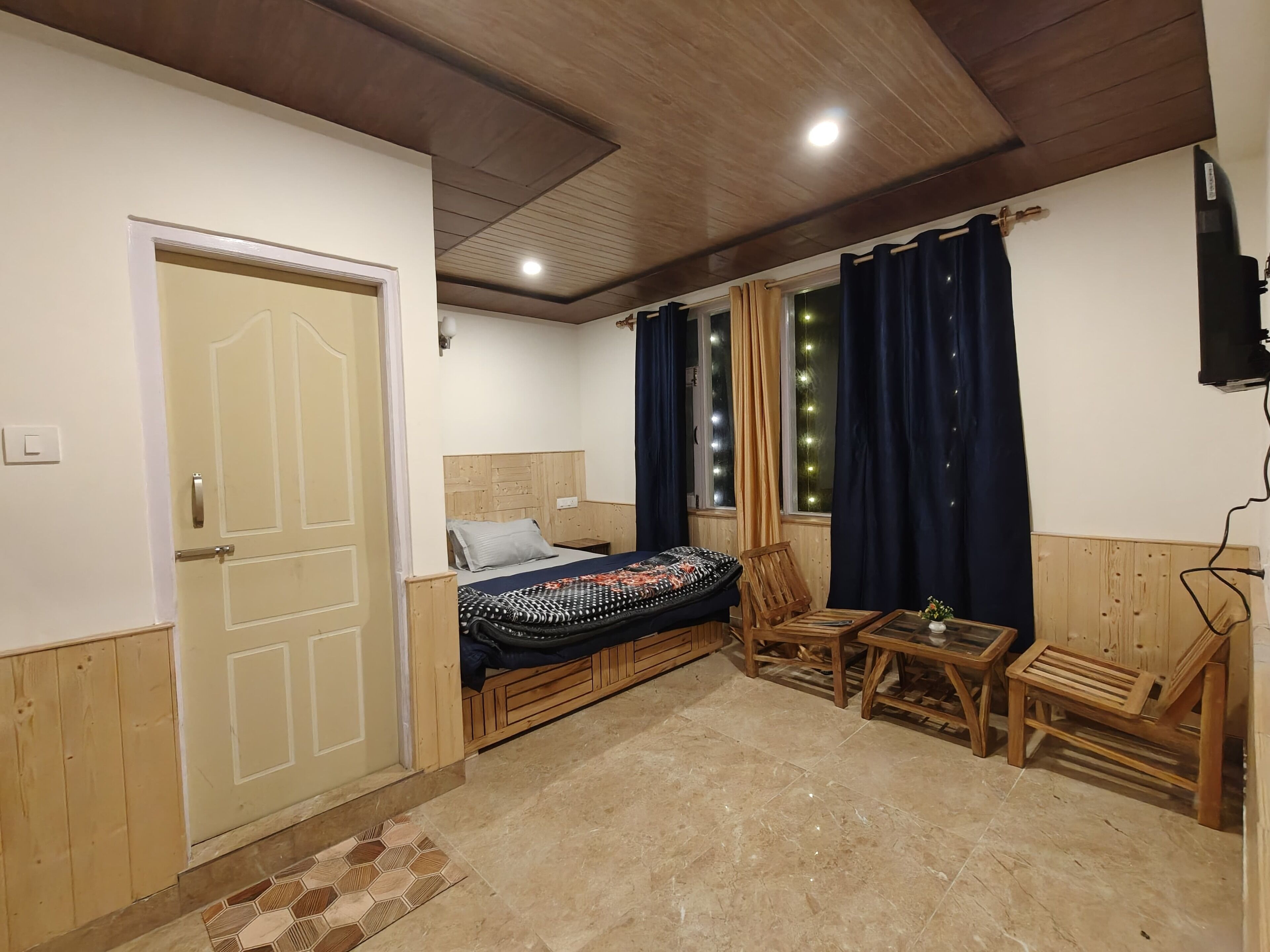 Quarto solteiro luxo, sacada, vista para a montanha