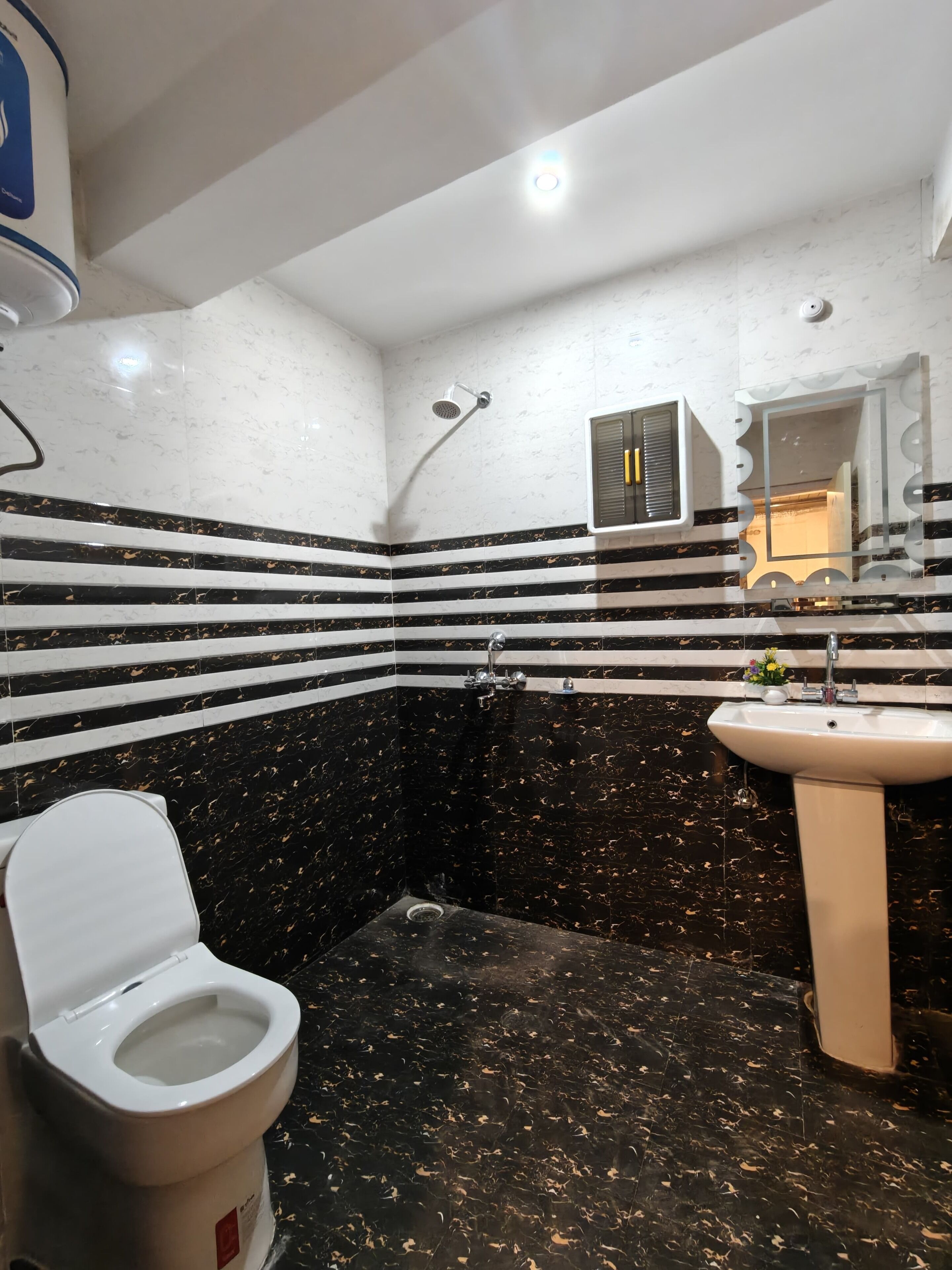 Deluxe Single Room, Balcony, Mountain View | Bathroom