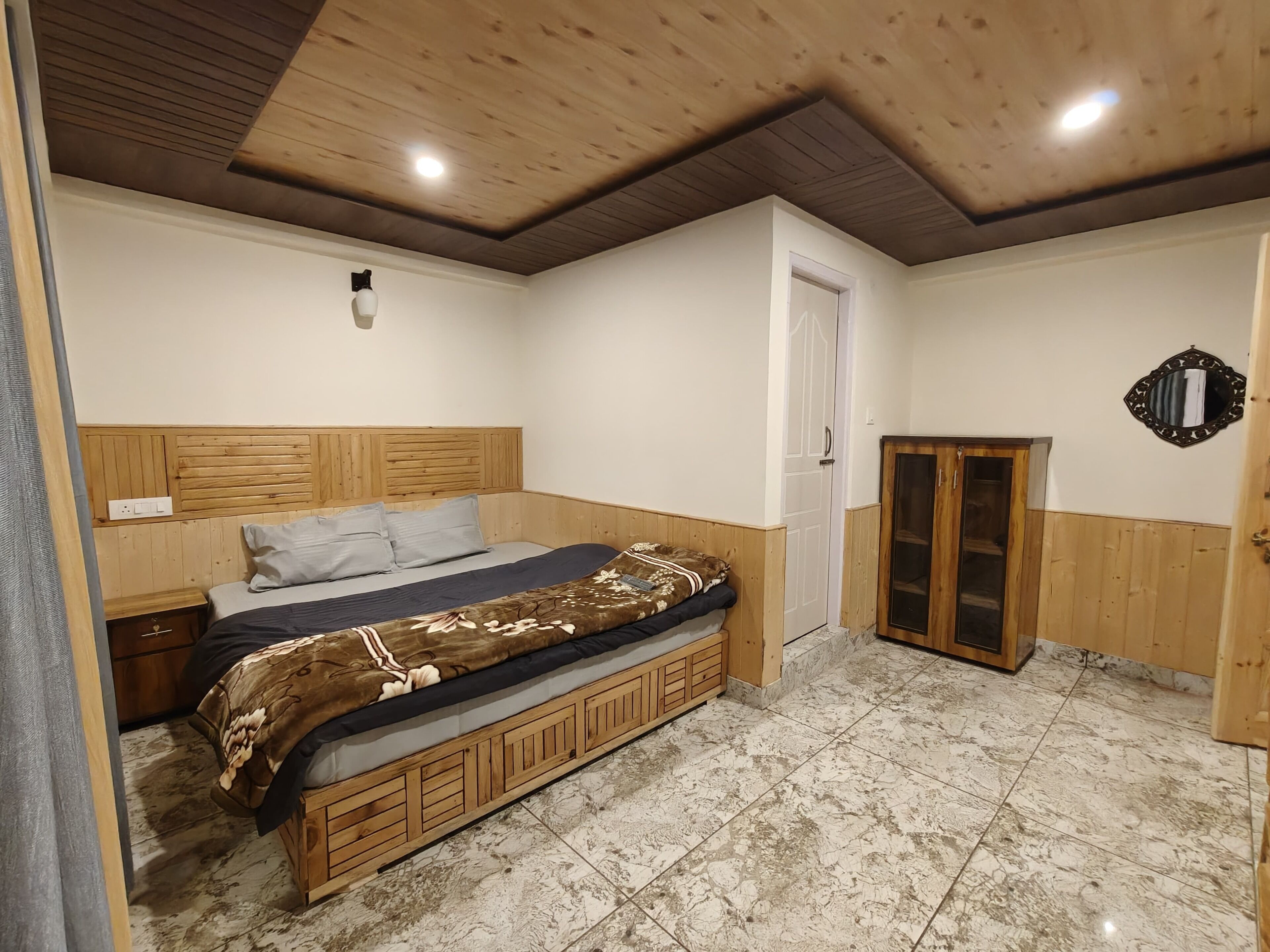 Chambre Simple Deluxe, balcon, vue montagne | Espace de travail pour ordinateur portable, Wi-Fi gratuit