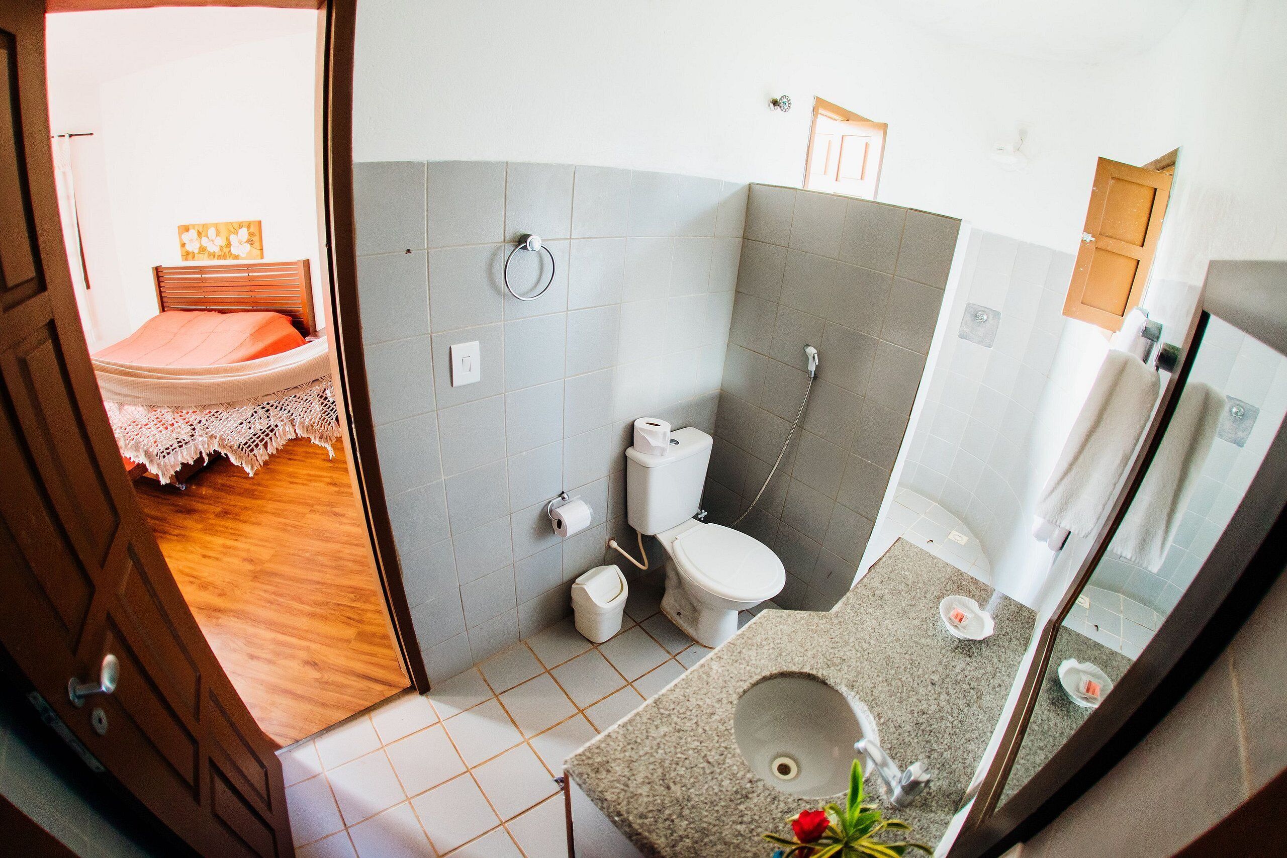 Basic Chalet | Bathroom