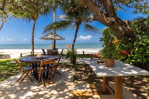 Basic Chalet | Outdoor dining - Pousada Village Porto Mirim por Carpediem (Ceara-Mirim)