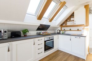 Fridge, microwave, dishwasher, toaster - The Hayloft Chidham -  an annexe that sleeps 2 guests  in 1 bedroom (Chidham)