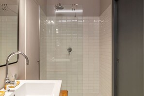 Shower, bidet, towels - Toscana 2 - FromHometoRome (Roma)