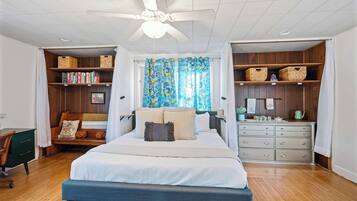 3 bedrooms, individually decorated, individually furnished, desk