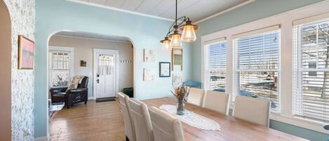 Maison, plusieurs lits, patio, vue jardin (Grandma’s House) | Coin séjour