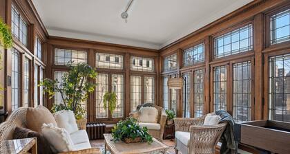 MINNeSTAY* The Lyon House at Loring Park