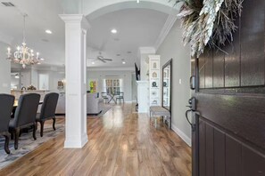 Interior - Spacious 4-bedroom house with AC in fabulous Gulfport (Gulfport)