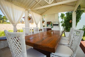 Outdoor dining - Casa do Sol by Carpediem (Ceara-Mirim)