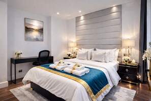 Unclassified image, 2 of 12, button - Luxury 3BR flat in Central London (London)