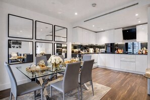 Dining - Luxury 3BR flat in Central London (London)