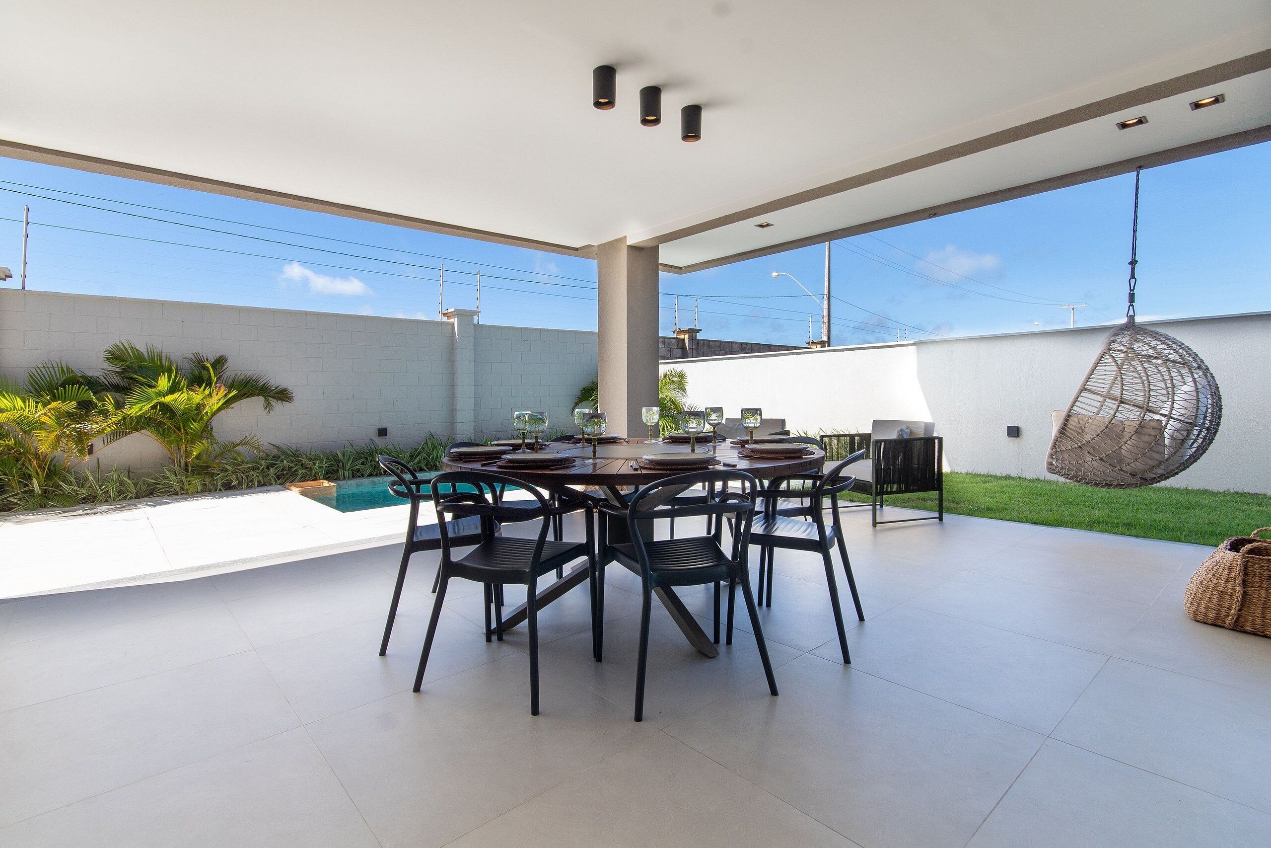 Basic Chalet | Outdoor dining