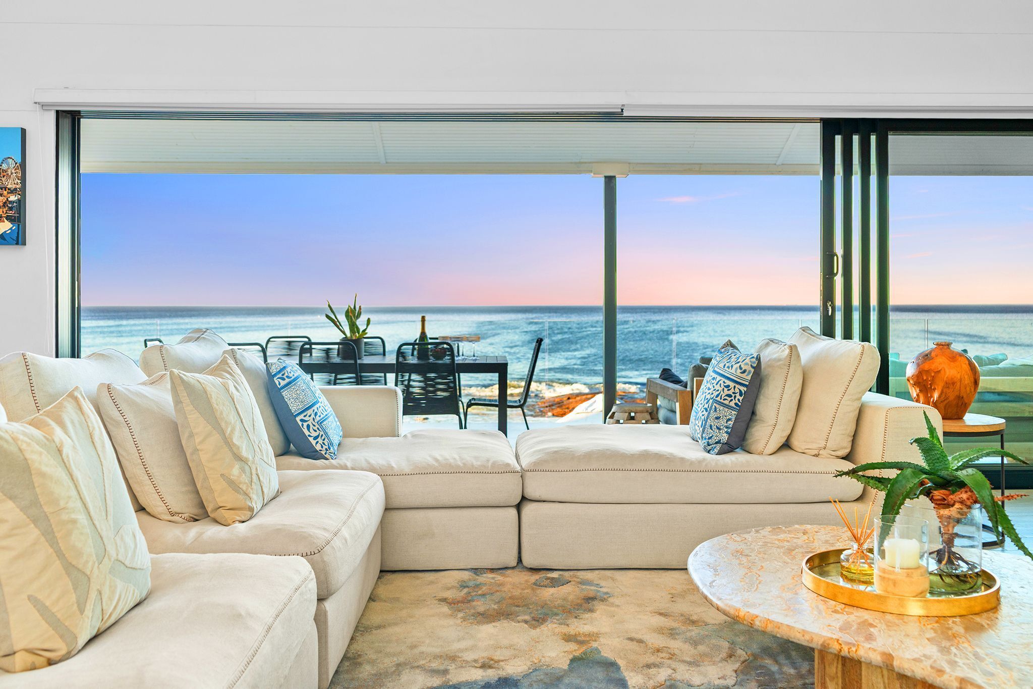 House (6 Bedrooms) | Interior